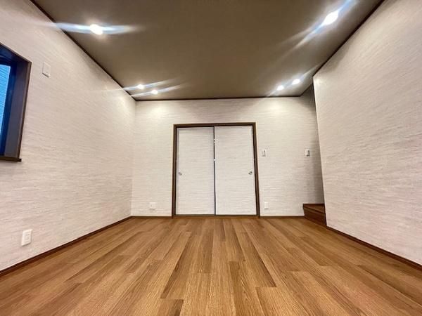 Renovated 5LDK House for Sale in Moriguchi, Osaka - Thumbnail 3