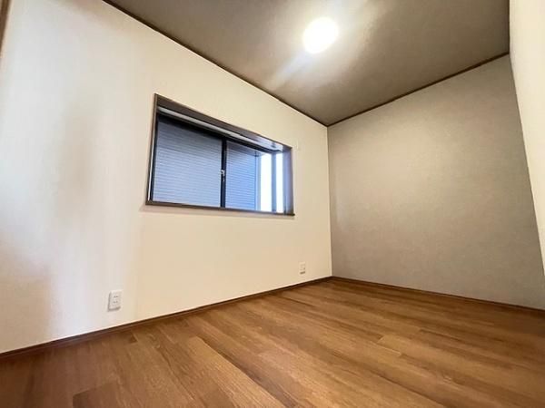 Renovated 5LDK House for Sale in Moriguchi, Osaka - Thumbnail 4