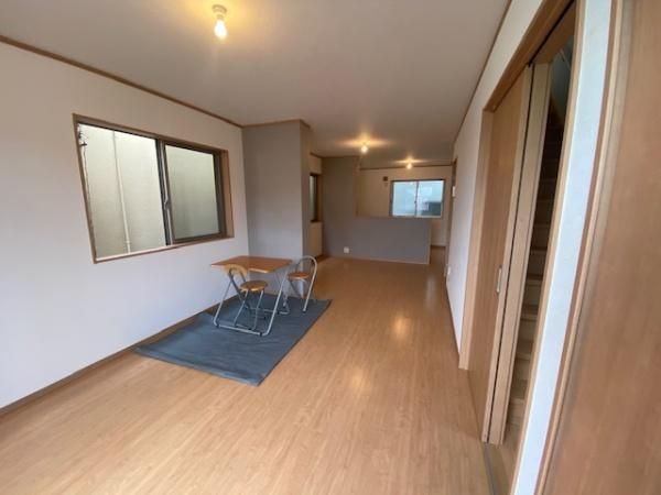 Renovated 3LDK House Near Neyagawa-shi Station, Osaka - Thumbnail 2
