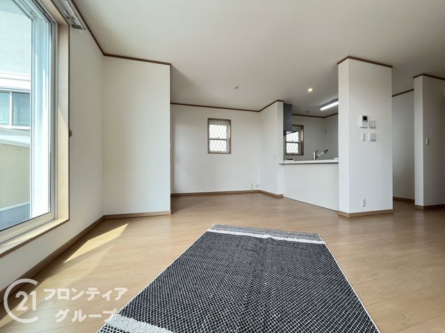 Modern 4LDK House for Sale in Nishinomiya, Hyogo - Thumbnail 2