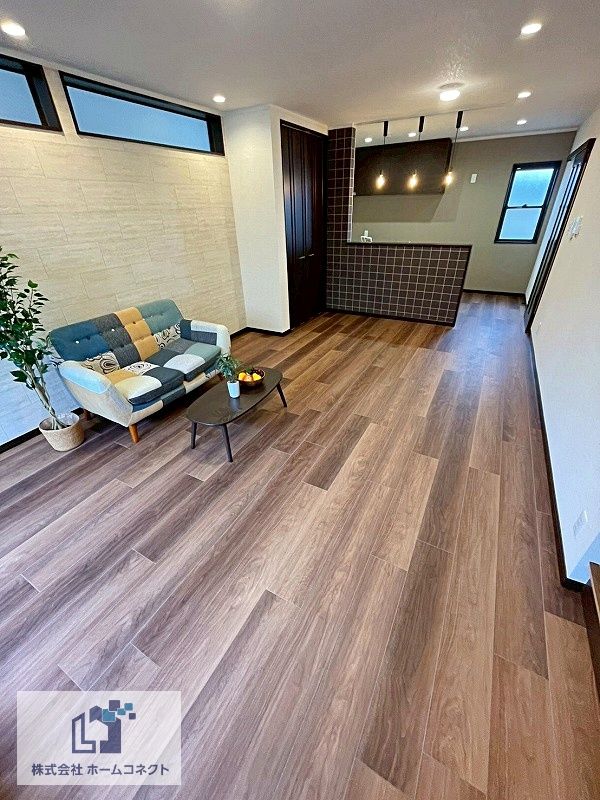 Renovated 4LDK House Near Shimoshinjo Station, Osaka - Thumbnail 2