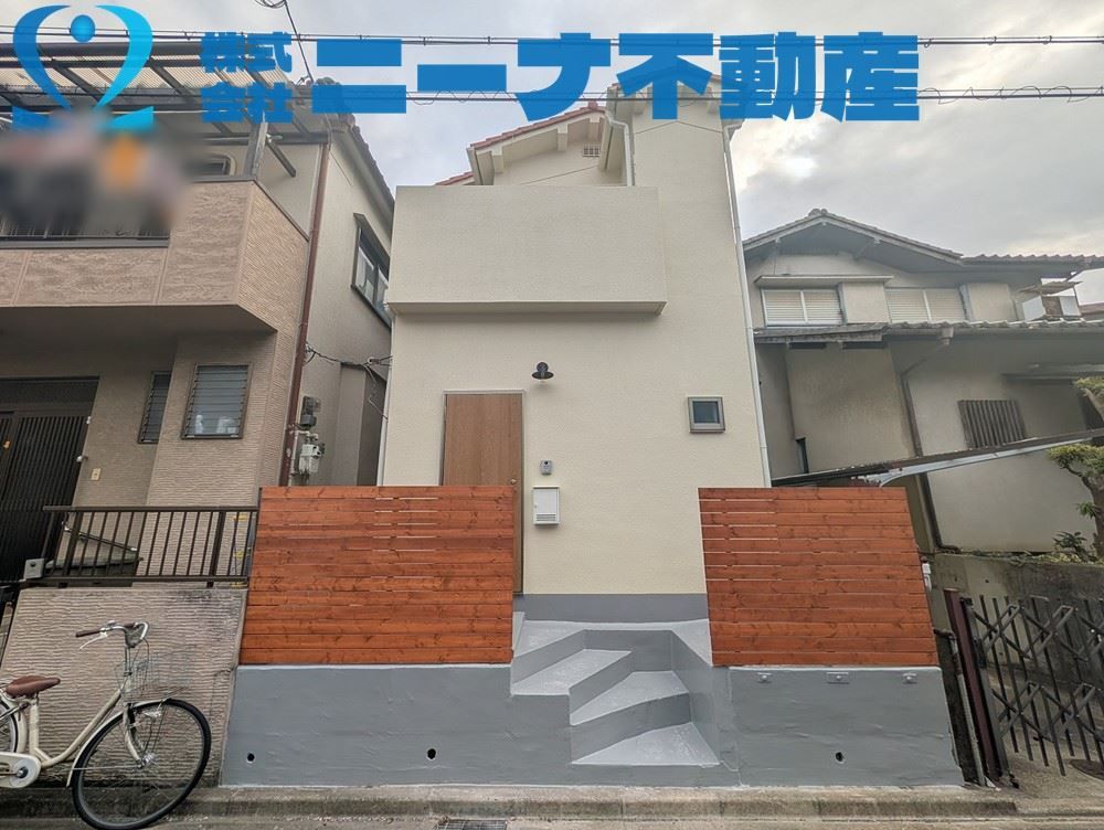 Renovated 2LDK House for Sale in Habikino, Osaka - Thumbnail 2