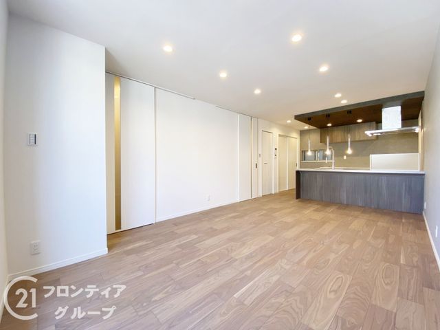 Renovated 3LDK House Near Yoshida Station, Higashiosaka - Thumbnail 3