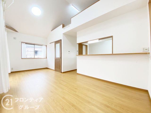 Renovated 3LDK House for Sale in Yao City, Osaka - Thumbnail 3