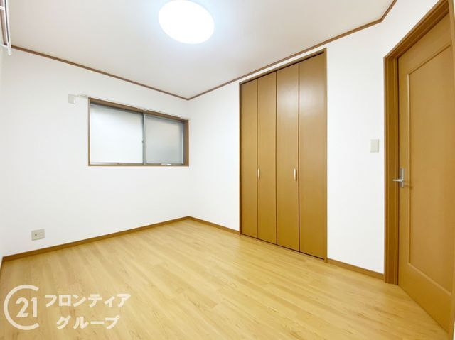 Renovated 3LDK House for Sale in Yao City, Osaka - Thumbnail 2