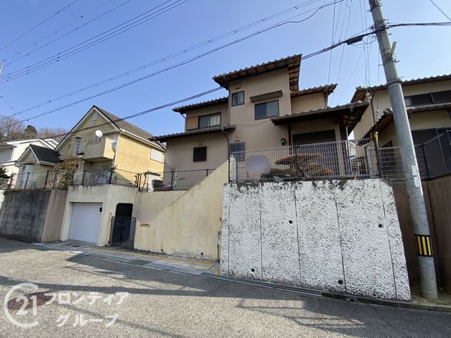 Renovated 4LDK House with Garden for Sale in Sakai, Osaka - Thumbnail 2