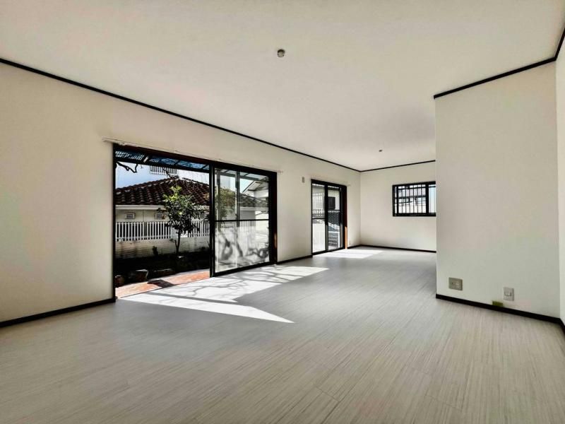 6LDK Renovated House for Sale in Kobe Suma Ward, Hyogo - Thumbnail 2
