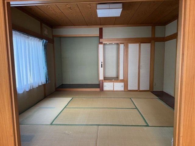 4LDK Renovated Wooden House in Asahikawa, Hokkaido - Thumbnail 3