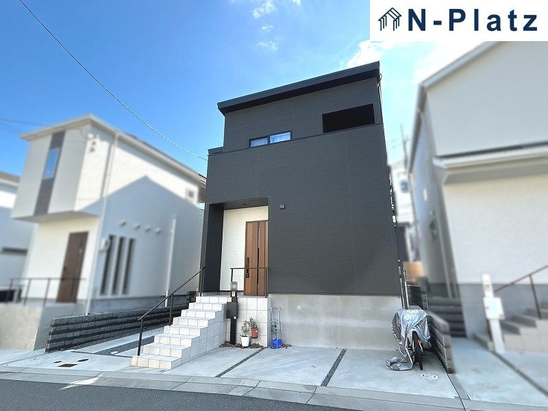 Modern 3SLDK House with Solar Power in Kobe's Suma Ward - Thumbnail 2