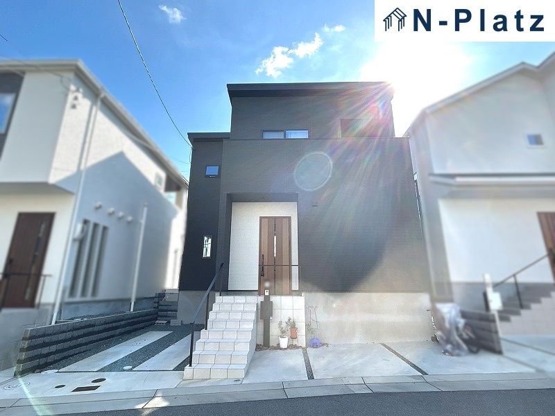 Modern 3SLDK House with Solar Power in Kobe's Suma Ward - Thumbnail 3