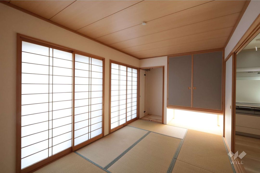Spacious 6LDK Home in Takarazuka - 3 Car Parking - Thumbnail 4