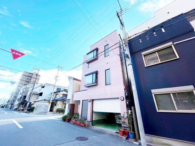 5SLDK House for Sale in Nishiyodogawa-ku, Osaka - 280 sqm - Thumbnail 3