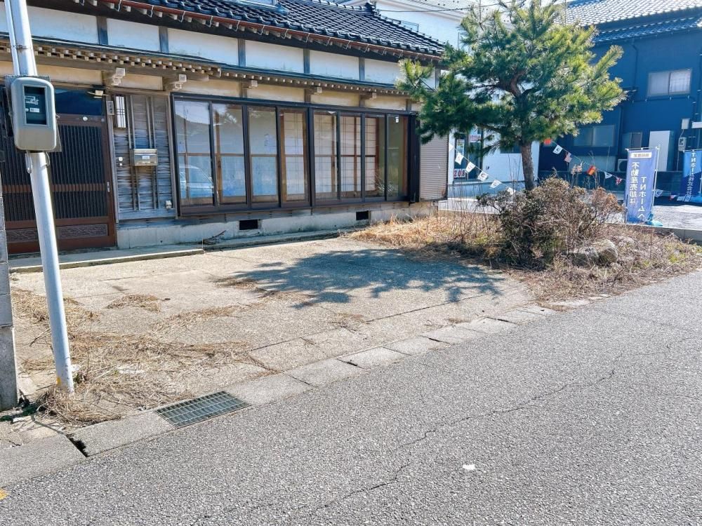 Renovated 5DK House in Hakui, Ishikawa with Parking for 3 - Thumbnail 2