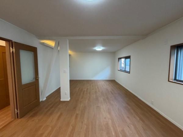 Renovated 3LDK House for Sale in Higashi-Osaka, Osaka - Thumbnail 4
