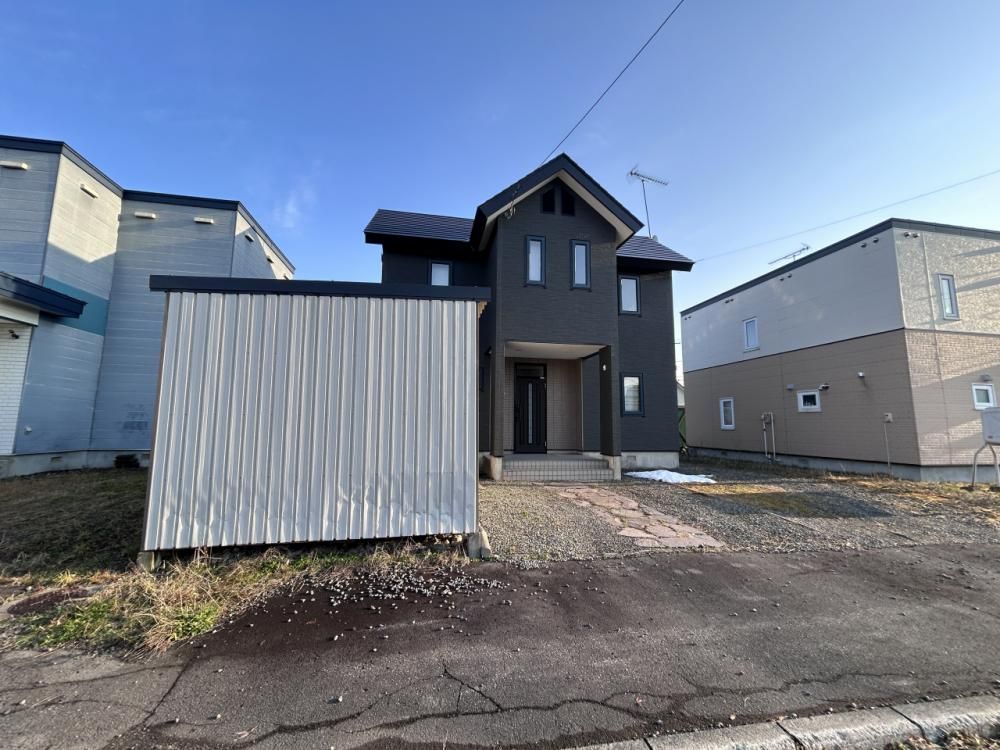 Renovated 3LDK House for Sale in Takasu, Hokkaido - Thumbnail 2