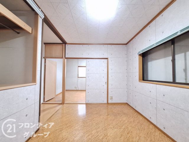 4DK Detached House for Sale in Moriguchi, Osaka - 13.8M JPY - Thumbnail 4