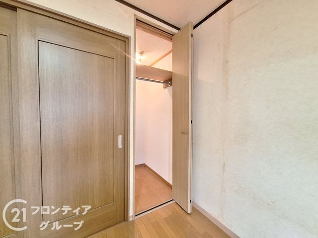 4DK Detached House for Sale in Moriguchi, Osaka - 13.8M JPY - Thumbnail 2
