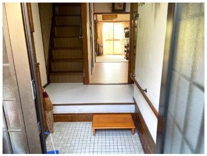 Renovated 4DK Detached House for Sale in Shijonawate, Osaka - Thumbnail 2