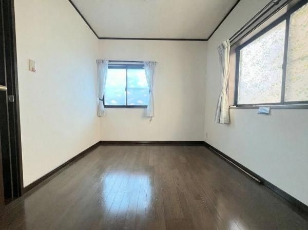 4SLDK Family Home with 2 Car Parks in Kobe Tarumi Ward - Thumbnail 3