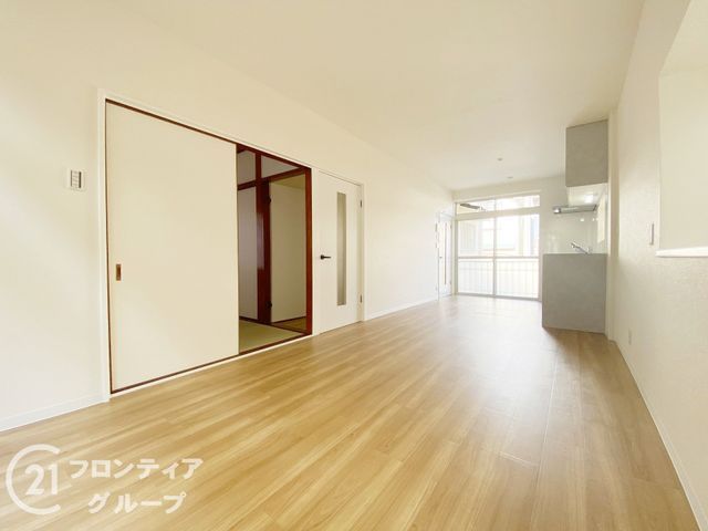 4LDK Renovated House for Sale in Kobe Nishi Ward - Thumbnail 3