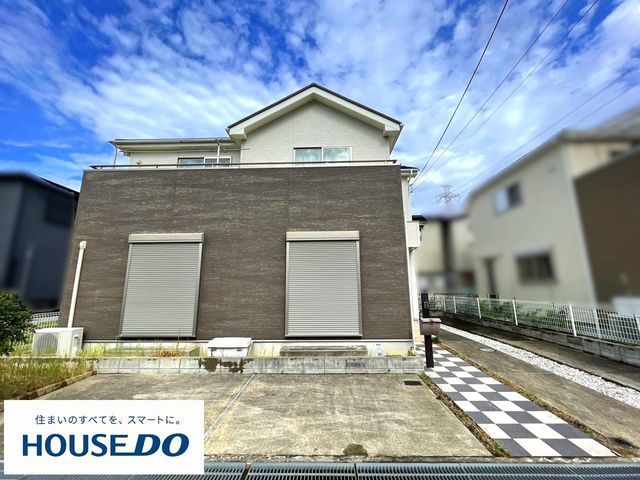 4LDK Detached House for Sale in Hirakata, Osaka | 7 Min Walk to Makino Stn - Thumbnail 2