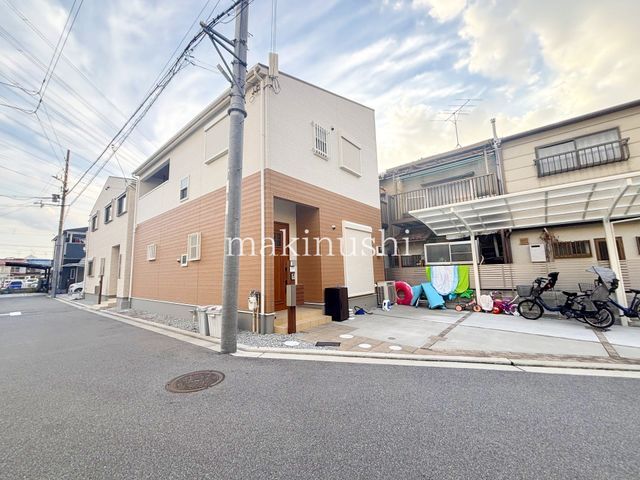 Modern 3LDK House for Sale in Matsubara, Osaka - Built 2022 - Thumbnail 2