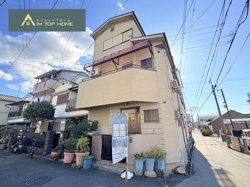 6LDK Corner Lot House for Sale near Kono-hanaen Station, Higashi-Osaka - Thumbnail 2