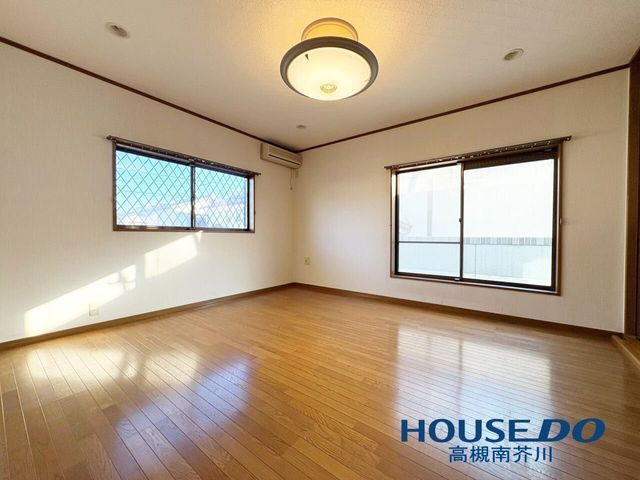 6LDK Family Home with Garage in Takatsuki, Osaka - Thumbnail 4