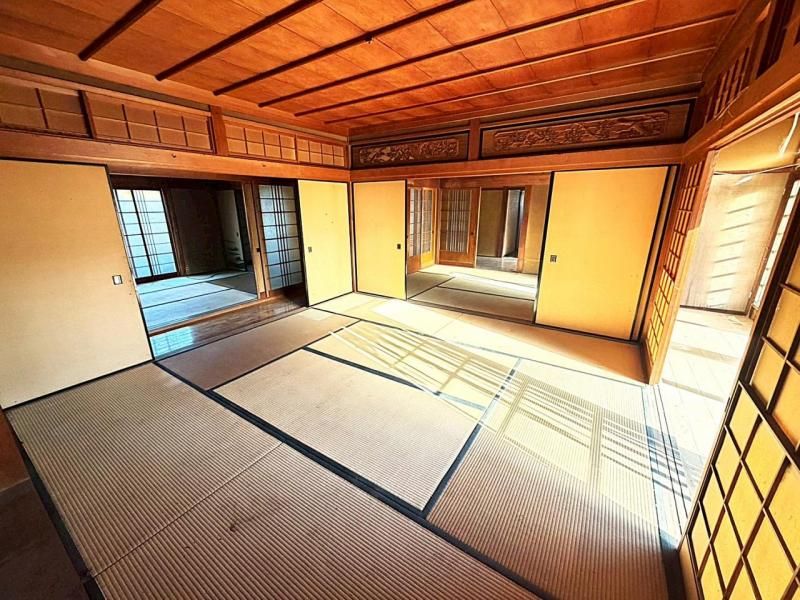 Traditional 5DK Single-Story House with Warehouse in Sennan City - Thumbnail 3