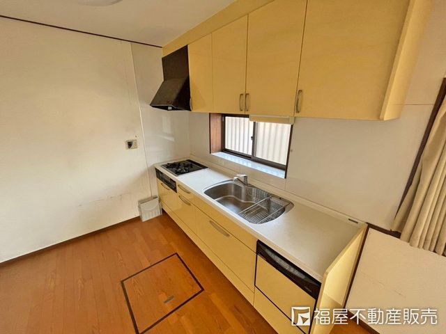 4LDK Wooden House with Garden for Sale in Hirakata, Osaka - Thumbnail 3