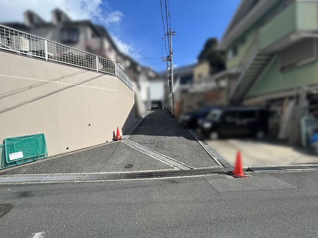 6LDK Detached House for Sale in Hirakata, Osaka Prefecture - Thumbnail 4