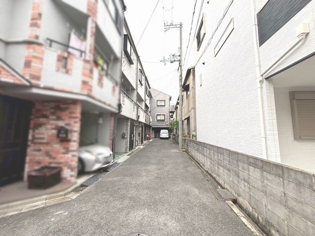 3LDK Renovated House for Sale in Miyakojima, Osaka - Thumbnail 3