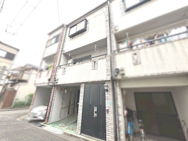 3LDK Renovated House for Sale in Miyakojima, Osaka - Thumbnail 2