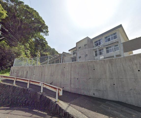 3DK Detached House for Sale in Nachikatsuura, Wakayama - Thumbnail 2