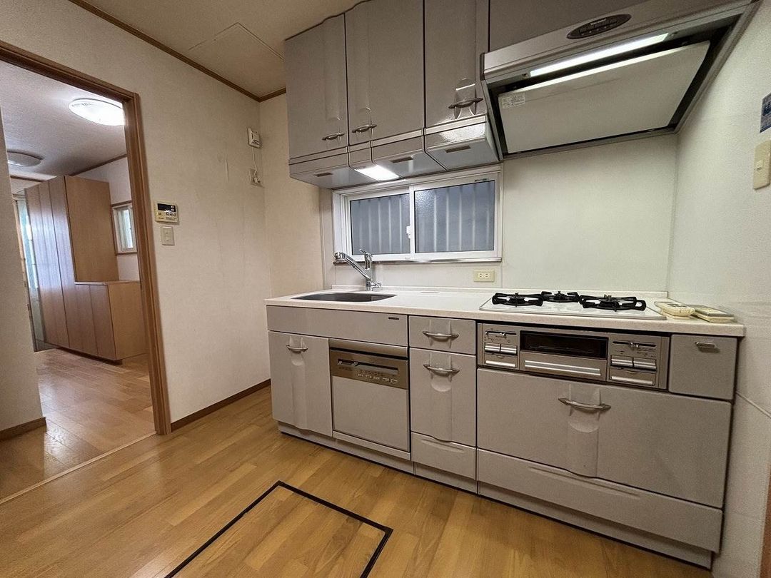3DK House for Sale in Kita-ku, Kyoto Near Kitayama Station - Thumbnail 4
