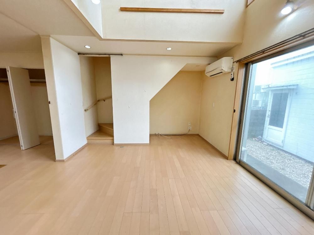 2LDK Wooden House with 4 Parking Spaces near Tsuruga Station - Thumbnail 4