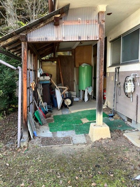 Compact 2DK House for Sale Near Nishijo Station, Chikuhoku Village - Thumbnail 2