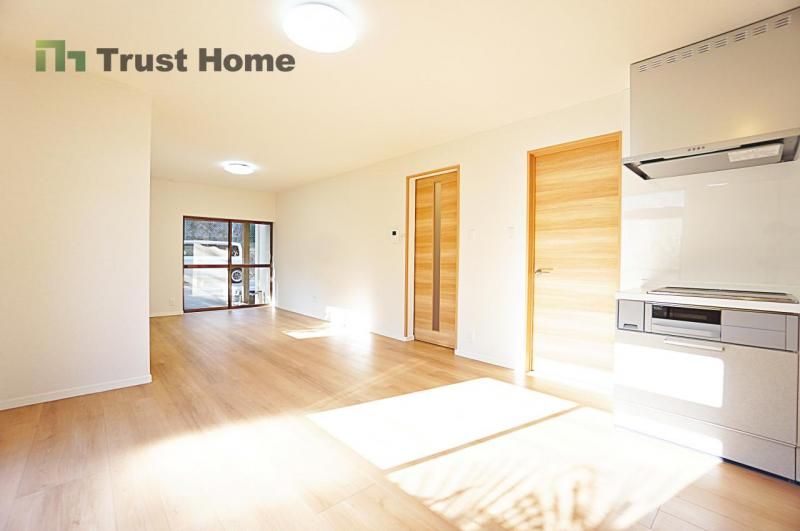 Renovated 3LDK House in Kobe Tarumi, Hyogo | 81 sqm - Thumbnail 2