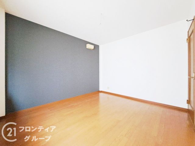 3LDK Steel-Frame House for Sale in Higashiosaka, Osaka - Thumbnail 4