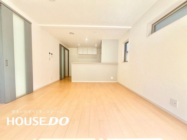 Modern 3LDK House for Sale in Takatsuki, Osaka - Near Kamimaki Station - Thumbnail 3