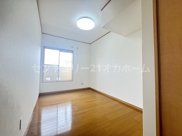 4LDK Detached House for Sale in Moriguchi, Osaka - Thumbnail 2