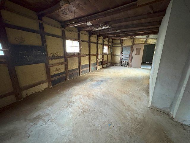 9LDK House with Large Garden for Sale in Tatsuno City, Hyogo - Thumbnail 4