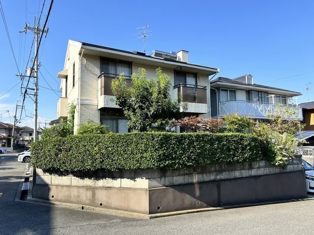 5LDK Family Home in Habikino, Osaka | Spacious Corner Lot - Thumbnail 2