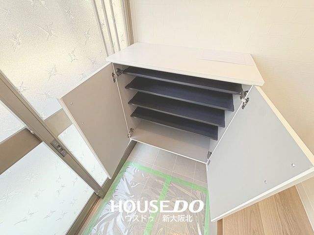 Renovated 3LDK Townhouse in Toyonaka, Osaka - 44.26 sqm - Thumbnail 2