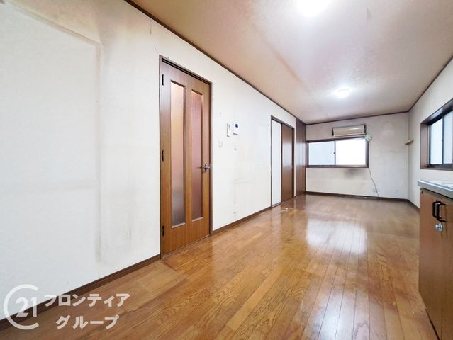 3LDK Terrace House for Sale near Hyotan-yama Station, Higashiosaka - Thumbnail 3