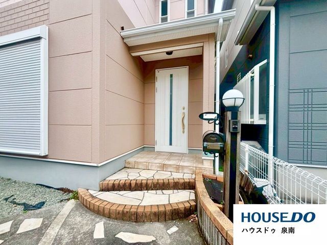 4LDK Detached House for Sale in Hannan City, Osaka - Thumbnail 2