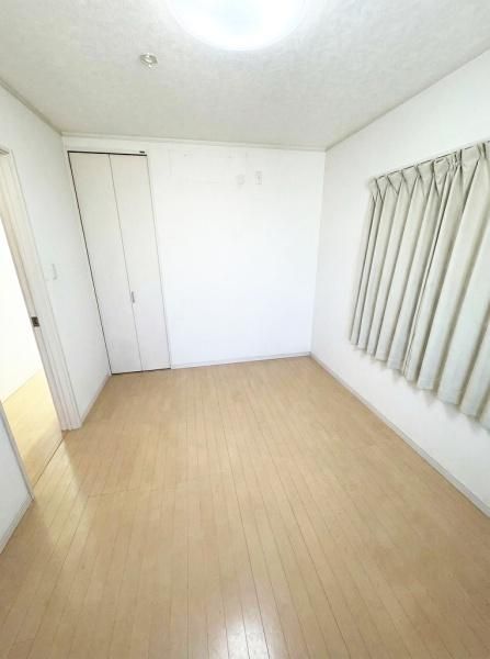 4LDK House for Sale in Izumiotsu, Osaka - 8 Min Walk to Station - Thumbnail 4