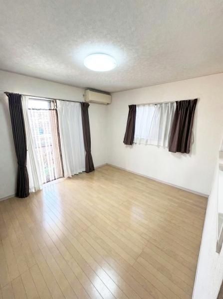 4LDK House for Sale in Izumiotsu, Osaka - 8 Min Walk to Station - Thumbnail 3