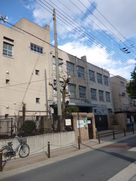 Modern 4LDK Detached House for Sale in Osaka Taisho Ward - Thumbnail 3