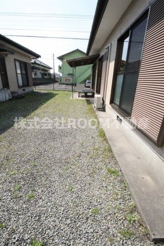 2LDK Detached House for Rent near Mimata Station, Miyazaki - Thumbnail 3